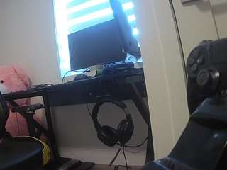 voyeurcam-sexy-little-ana-01
