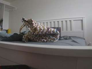 voyeurcam-sexy-little-ana-01