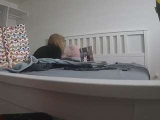 voyeurcam-sexy-little-ana-01
