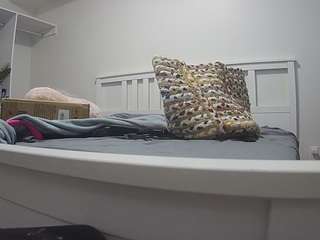 voyeurcam-sexy-little-ana-01