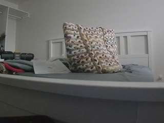 voyeurcam-sexy-little-ana-01