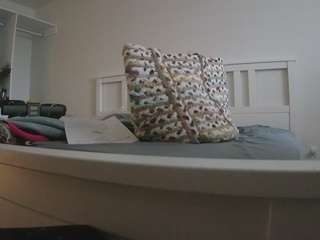 voyeurcam-sexy-little-ana-01