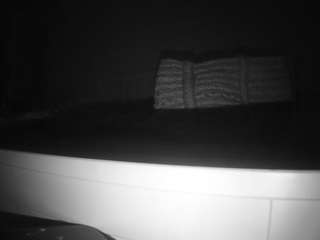 voyeurcam-sexy-little-ana-01