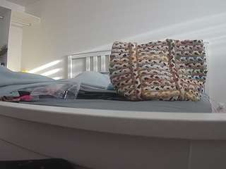 voyeurcam-sexy-little-ana-01