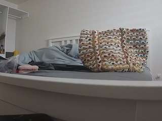voyeurcam-sexy-little-ana-01
