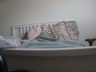 voyeurcam-sexy-little-ana-01