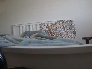 voyeurcam-sexy-little-ana-01