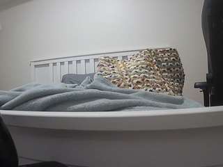 voyeurcam-sexy-little-ana-01