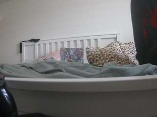 voyeurcam-sexy-little-ana-01