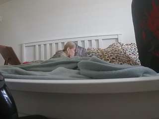 voyeurcam-sexy-little-ana-01