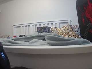 voyeurcam-sexy-little-ana-01