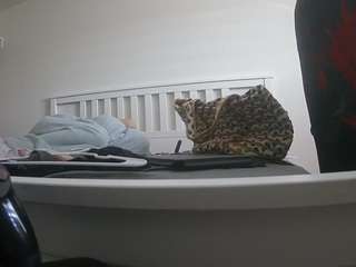 voyeurcam-sexy-little-ana-01