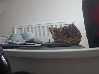 voyeurcam-sexy-little-ana-01