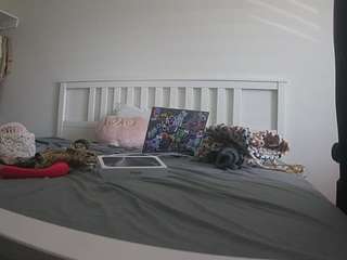 voyeurcam-sexy-little-ana-01