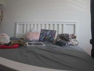  voyeurcam-sexy-little-ana-01 chat room