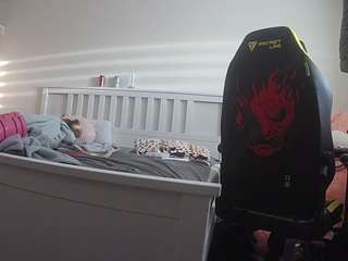 voyeurcam-sexy-little-ana-01