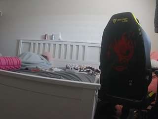 voyeurcam-sexy-little-ana-01