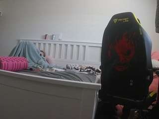 voyeurcam-sexy-little-ana-01