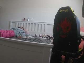 voyeurcam-sexy-little-ana-01