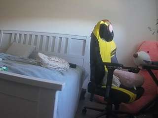 voyeurcam-sexy-little-ana-01