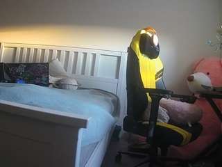voyeurcam-sexy-little-ana-01