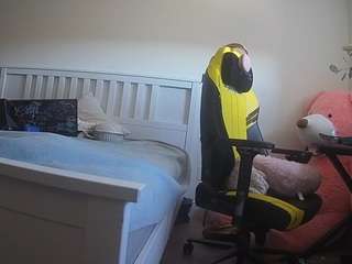 voyeurcam-sexy-little-ana-01