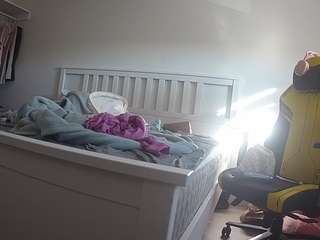 voyeurcam-sexy-little-ana-01