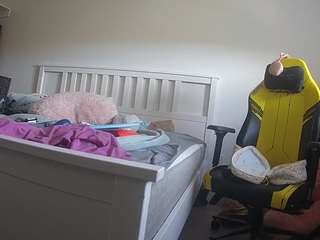 voyeurcam-sexy-little-ana-01