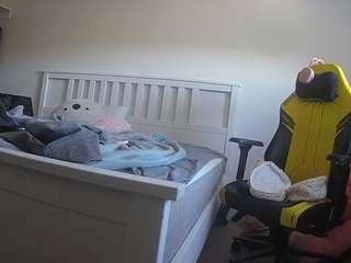 voyeurcam-sexy-little-ana-01