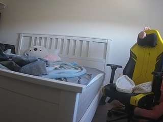 voyeurcam-sexy-little-ana-01