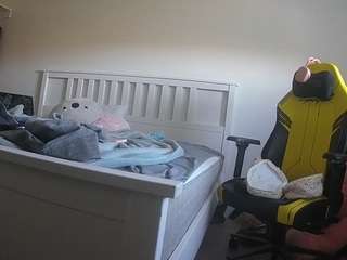 voyeurcam-sexy-little-ana-01