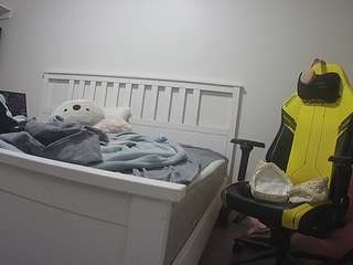 voyeurcam-sexy-little-ana-01