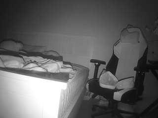 voyeurcam-sexy-little-ana-01