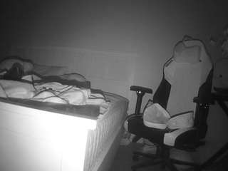 voyeurcam-sexy-little-ana-01