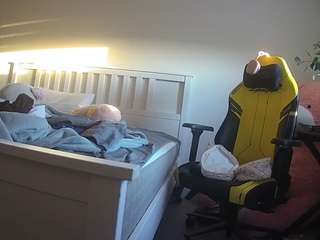 voyeurcam-sexy-little-ana-01