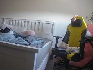 voyeurcam-sexy-little-ana-01