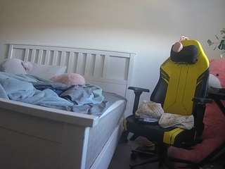 voyeurcam-sexy-little-ana-01
