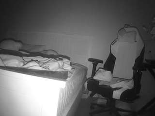 voyeurcam-sexy-little-ana-01