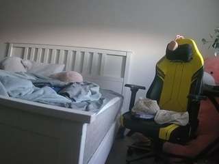 voyeurcam-sexy-little-ana-01