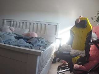 voyeurcam-sexy-little-ana-01