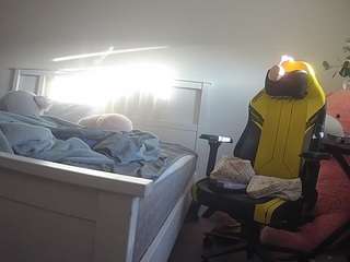 voyeurcam-sexy-little-ana-01