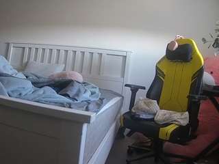 voyeurcam-sexy-little-ana-01
