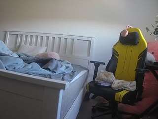 voyeurcam-sexy-little-ana-01