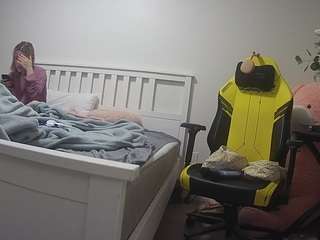 voyeurcam-sexy-little-ana-01