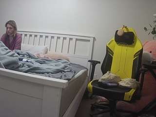 voyeurcam-sexy-little-ana-01