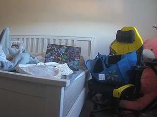 voyeurcam-sexy-little-ana-01