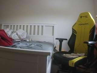 voyeurcam-sexy-little-ana-01