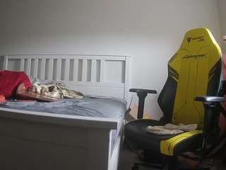 voyeurcam-sexy-little-ana-01