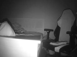 voyeurcam-sexy-little-ana-01