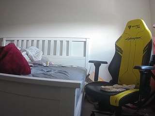 voyeurcam-sexy-little-ana-01